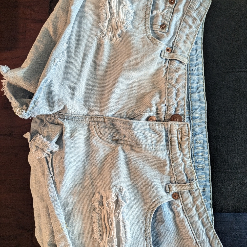 Shorts - Picture 4 of 6